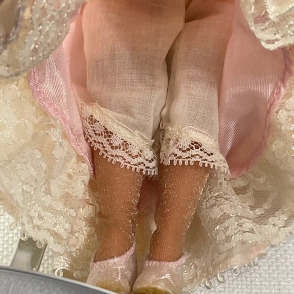 Madame Alexander restrung 10" Portrettes Out for a Stroll doll with stand - Picture 7 of 7